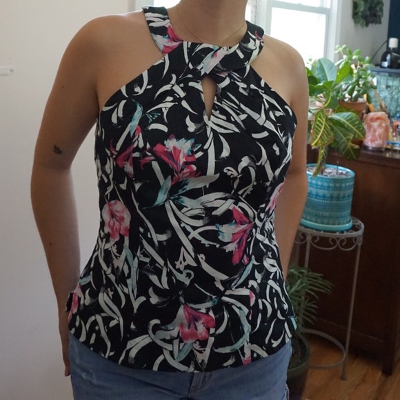 White House Black Market floral tank - Picture 2 of 3